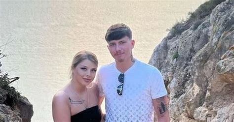 Couple, 19 and 22, making £12,000 a month after both quitting。